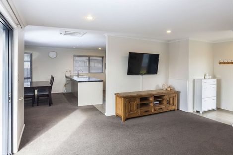 Photo of property in 239 Breezes Road, Aranui, Christchurch, 8061