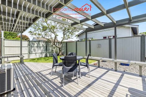 Photo of property in 2/139 Shakespeare Road, Milford, Auckland, 0620