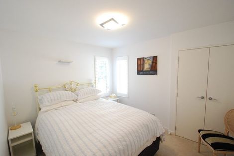 Photo of property in Aqua, 13/74 Oriental Parade, Oriental Bay, Wellington, 6011