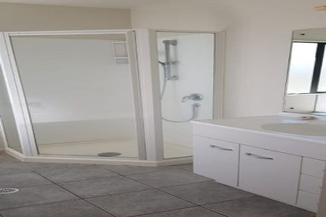 Photo of property in 1/3 Orwell Road, Greenhithe, Auckland, 0632