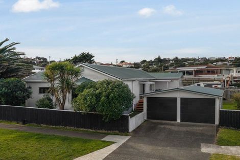 Photo of property in 2 John Street, Titahi Bay, Porirua, 5022