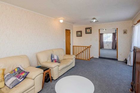 Photo of property in 1 Goldie Place, Waikanae Beach, Waikanae, 5036