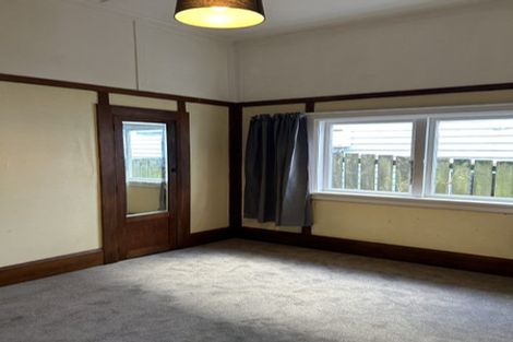 Photo of property in 4 Apuka Street, Brooklyn, Wellington, 6021