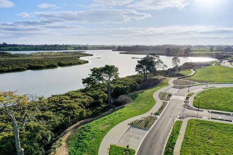 Photo of property in 16 Evergreen Parade, Rosehill, Papakura, 2113