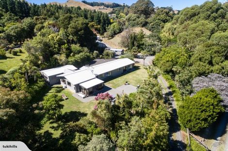Photo of property in 135 Tauroa Road, Havelock North, 4130