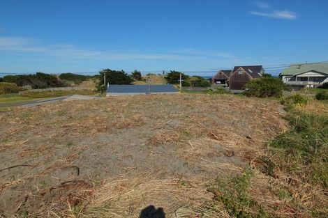 Photo of property in 37 Marine Parade South, Foxton Beach, Foxton, 4815