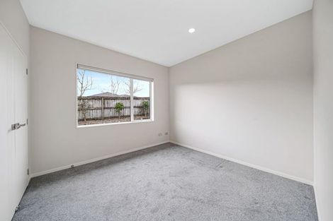 Photo of property in 24 Kilmacrennan Drive, Rosehill, Papakura, 2113