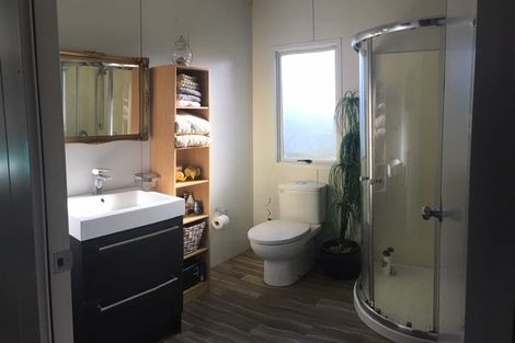 Photo of property in 6 Paparoa Station Road, Paparoa, 0571