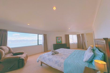 Photo of property in 40 Dress Circle, Newlands, Wellington, 6037