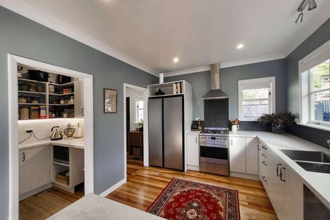 Photo of property in 1 Durie Vale Road, Durie Hill, Whanganui, 4500