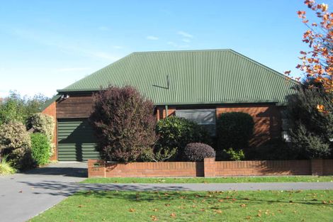 Photo of property in 2/49 Garreg Road, Bryndwr, Christchurch, 8052