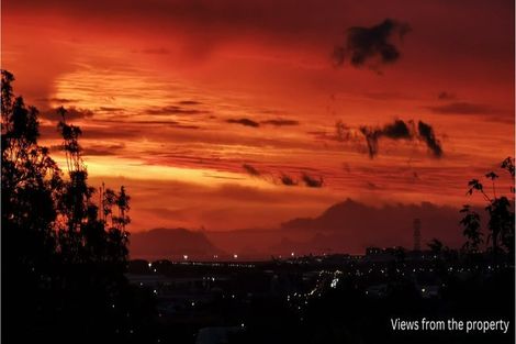 Photo of property in 30 Ransom Smyth Drive, Goodwood Heights, Auckland, 2105