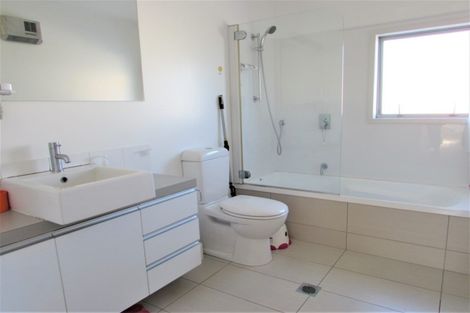 Photo of property in 64 Saddleback Grove, Karori, Wellington, 6012