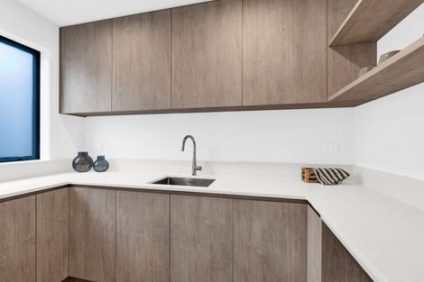 Photo of property in 7c Strandon Place, Strandon, New Plymouth, 4312