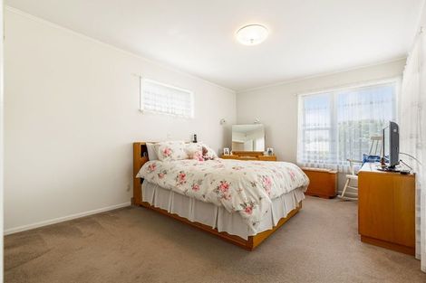 Photo of property in 46 Woodford Avenue, Henderson, Auckland, 0610