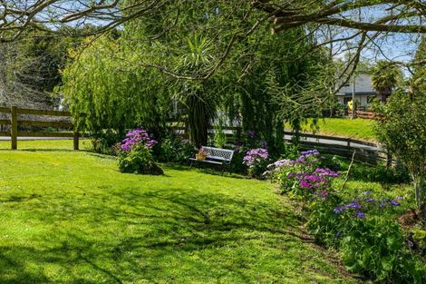 Photo of property in 32 Jeffs Road, Dairy Flat, Albany, 0794