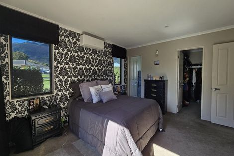 Photo of property in 1 Oaks Place, Te Aroha, 3320