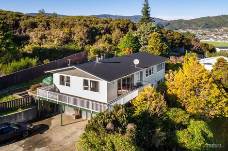 Photo of property in 24 Mimihau Grove, Wainuiomata, Lower Hutt, 5014