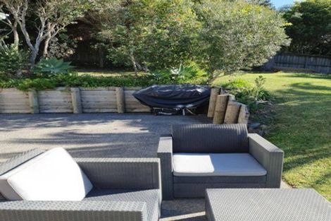 Photo of property in 86 Roberta Crescent, Orewa, 0931