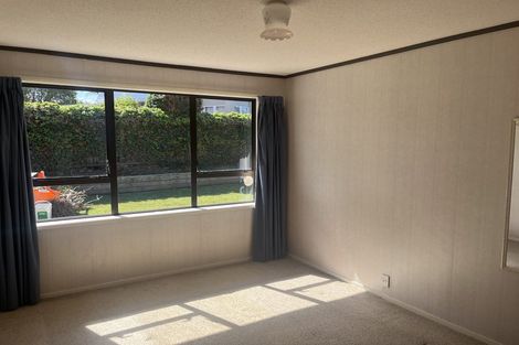 Photo of property in 2/21 Norcross Avenue, Henderson, Auckland, 0612