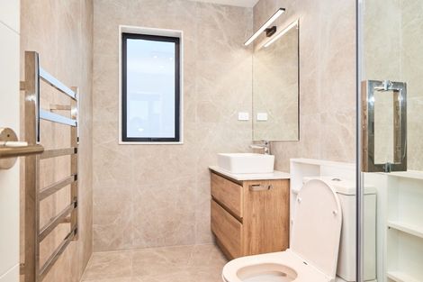 Photo of property in 36c Eastern Beach Road, Bucklands Beach, Auckland, 2012