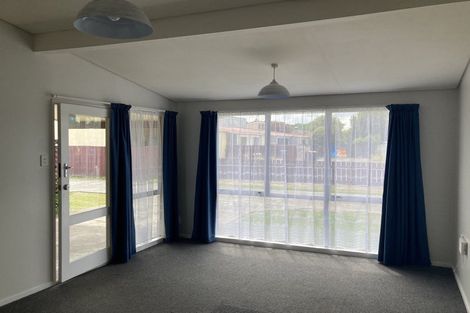 Photo of property in 2-4 Westmere Place, Takaro, Palmerston North, 4412