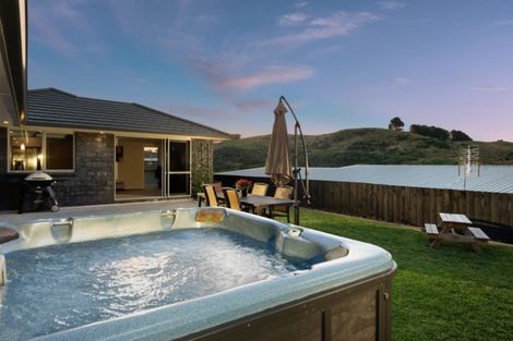 Photo of property in 54 Ballintoy Park Drive, Welcome Bay, Tauranga, 3175