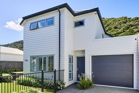 Photo of property in 79b Oroua Street, Eastbourne, Lower Hutt, 5013