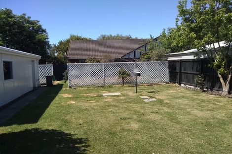 Photo of property in 16 Camelot Street, Ilam, Christchurch, 8041