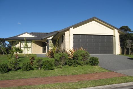 Photo of property in 18 Spinnaker Point, Haruru, 0204