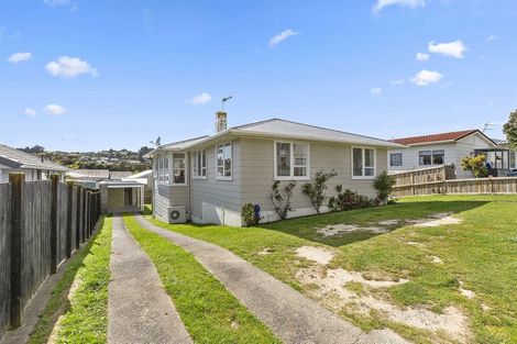 Photo of property in 4 Stipulate Place, Ascot Park, Porirua, 5024