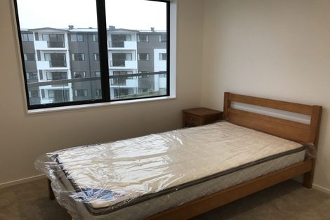 Photo of property in Apollo Apartments, 201/46 Rosedale Road, Rosedale, Auckland, 0632