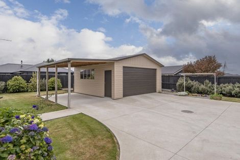 Photo of property in 16 Cressy Place, Darfield, 7510