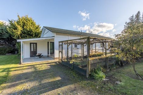 Photo of property in 16 Nancy Street, Takapau, 4203