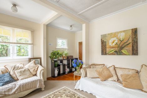 Photo of property in 14 Downe Street, New Plymouth, 4310