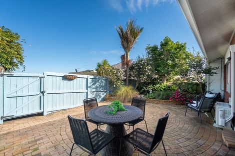 Photo of property in 2/11 Kawerau Avenue, Devonport, Auckland, 0624
