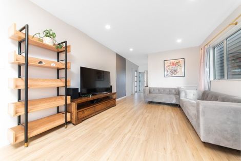Photo of property in 10 Hea Road, Hobsonville, Auckland, 0616