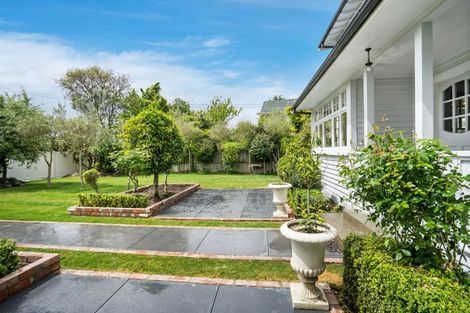 Photo of property in 33 Kotare Street, Fendalton, Christchurch, 8041