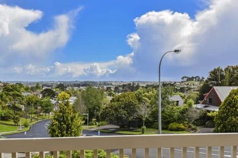 Photo of property in 10 Unsworth Drive, Unsworth Heights, Auckland, 0632