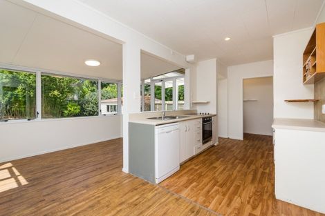Photo of property in 13 Normanton Street, Glenfield, Auckland, 0629