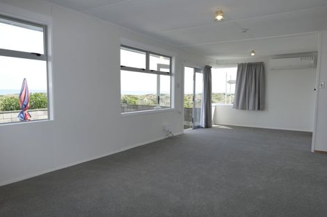 Photo of property in 7 Kent Avenue, Waitarere Beach, Levin, 5510