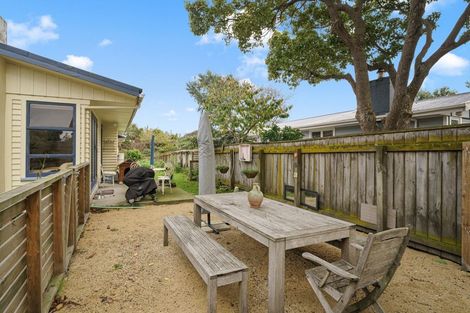 Photo of property in 28 Chums Road, Paraparaumu Beach, Paraparaumu, 5032