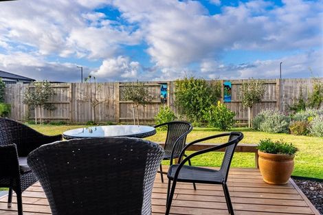 Photo of property in 4 Te Taniwha Road, One Tree Point, 0118