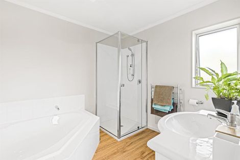 Photo of property in 41 Chic Gardens, Parakai, 0830