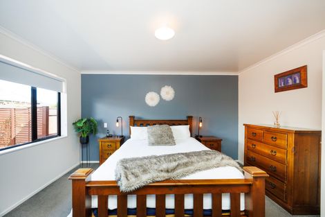 Photo of property in 43 Geneva Terrace, Kelvin Grove, Palmerston North, 4414