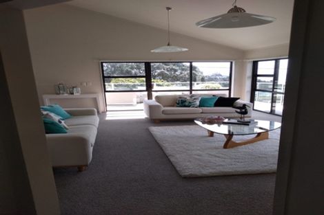 Photo of property in 1/13 Garadice Road, Rothesay Bay, Auckland, 0630