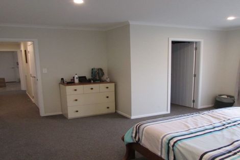 Photo of property in 208 Navigation Drive, Whitby, Porirua, 5024