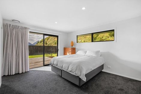 Photo of property in 11 Walter Place, Glenorchy, 9372