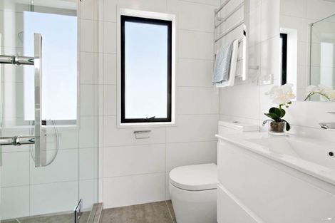 Photo of property in 37a Eastview Road, Glen Innes, Auckland, 1072