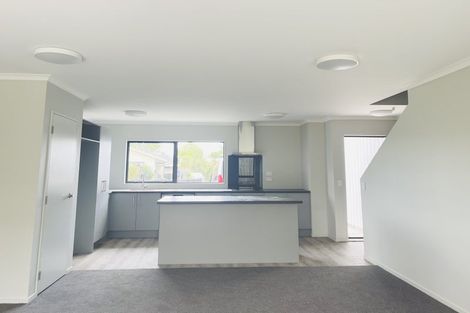 Photo of property in 6a Melleray Place, Randwick Park, Auckland, 2105